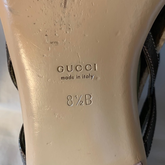 Gucci genuine leather T-strap sandals with buckle closure - Picture 8 of 10